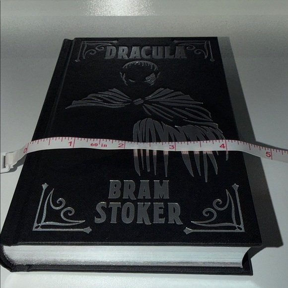 Dracula by Bram Stoker - Hardcover Book - Picture 5 of 6